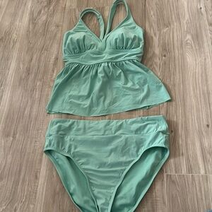 Like new mint, green tankini, worn only a handful of times
